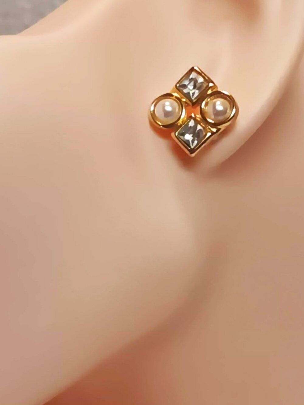 Vintage (1980's ~ 90's) Napier post geometric cluster faux pearl and rhinestone.